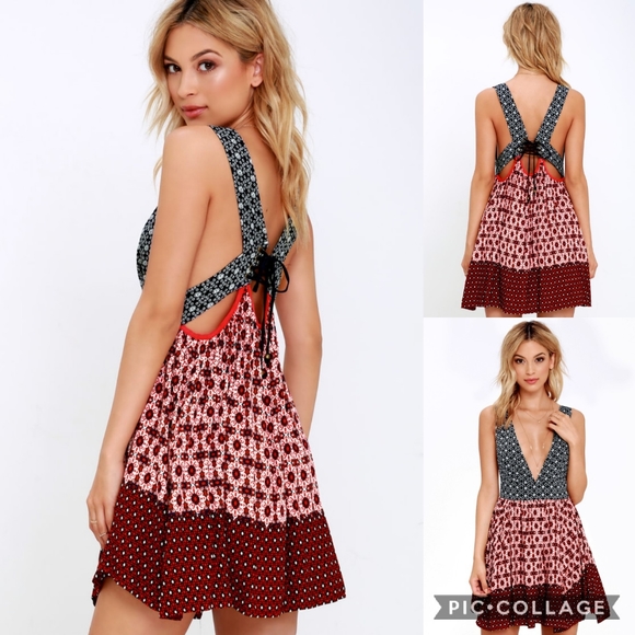 Lulus Dresses & Skirts - Lulu's LA vie en roses floral print dress